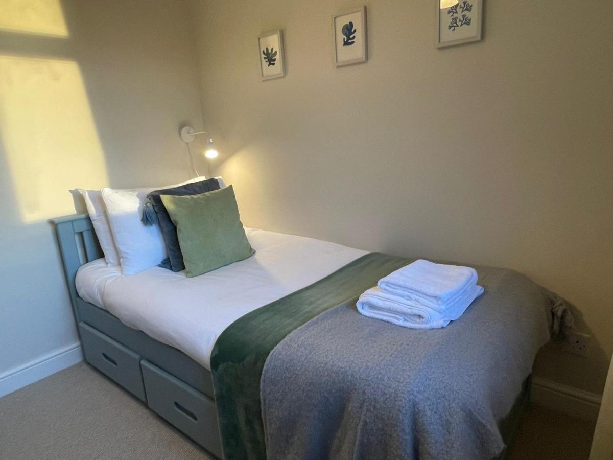 No 12 - Stylish & Homely 3 Bed With Parking Close To City Centre บาธ ภายนอก รูปภาพ